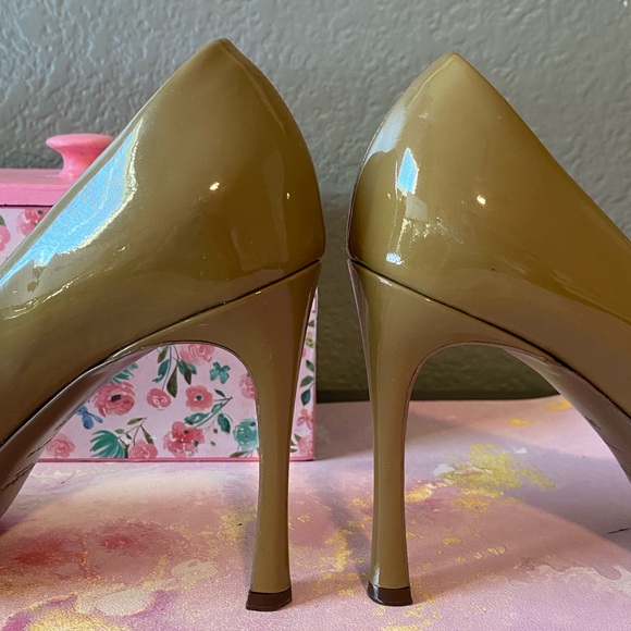 YSL Tan Platform Patent Leather Stiletto High Heels IT 38 8: US - Picture 3 of 16